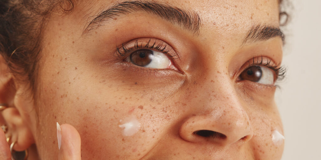 What Is The Retinol Sandwich Method?